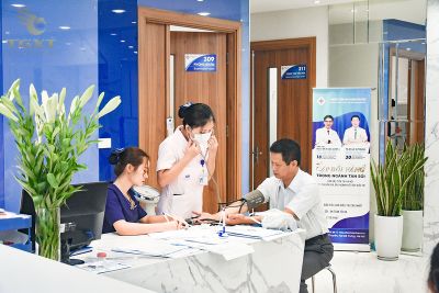 Ảnh xe tải vận chuyển liên quan đến danh sách bệnh viện khám sức khỏe lái xe tại Hà Nội, giúp người dùng chuẩn bị tốt hơn cho quá trình kiểm tra sức khỏe.