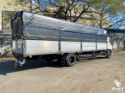 Xe tải Hino FG8JT8A-PGX 8 tấn, thùng dài 10m, khí thải Euro 5, công nghệ Nhật, vận chuyển hàng hóa.
