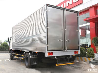 Xe tải Hino FG8JT8A-PGX 8 tấn, thùng dài 10m, khí thải Euro 5, công nghệ Nhật, vận chuyển hàng hóa.