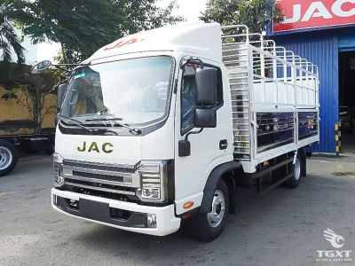 Xe tải JAC N200S Pro E5 1.9 Tấn với thiết kế hiện đại, công nghệ động cơ tiết kiệm nhiên liệu phù hợp vận chuyển hàng trong đô thị.