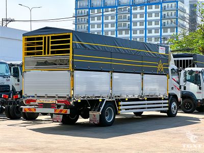 xe-tai-n900-plus-e5a-thung-bat-4.jpg Xe tải JAC N900 Plus E5A 9 tấn thùng bạt, linh hoạt, bền bỉ, an toàn, phù hợp vận chuyển nội thành và liên tỉnh.