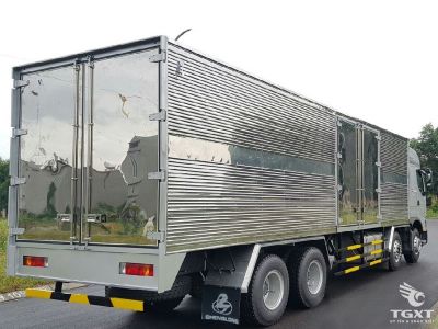 Xe tải ChengLong LZ1310H7FBT 18 tấn, cabin kín, động cơ 330HP, phù hợp vận chuyển lớn, tiết kiệm nhiên liệu.