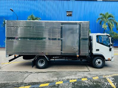 xe-tai-jac-n350s-plus-e5-thung-kin-1.jpg Xe tải JAC N350 Plus E5 3.5 tấn, đạt tiêu chuẩn Euro 5, động cơ Cummins 155HP, tiết kiệm nhiên liệu, phù hợp vận chuyển doanh nghiệp.