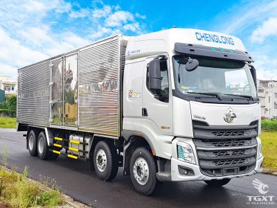 Xe tải ChengLong LZ1310H5FBT H5 290HP, thùng kín 9.9m, tải trọng 18 tấn, phù hợp vận chuyển hàng nặng và vật liệu xây dựng.