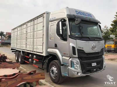 Xe tải ChengLong LZ1250M5DBT 14 Tấn kín, cabin rộng rãi, hệ thống ABS, động cơ Euro 5, tiết kiệm nhiên liệu, phù hợp vận chuyển hàng nặng trong logistics.