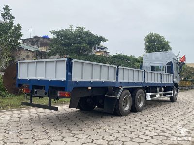 Xe tải ChengLong LZ1250M5DBT 14 Tấn, thùng lửng 9m6, cabin rộng rãi, hệ thống ABS, khí thải Euro 5, tiết kiệm nhiên liệu, phù hợp vận chuyển hàng nặng.