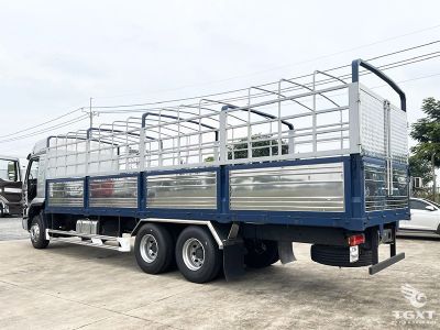 Xe tải ChengLong H5 270HP đẩy tải trọng 14 tấn, nội thất cao cấp, vận hành ổn định, tiết kiệm nhiên liệu cho vận tải Việt Nam.