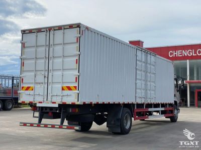 xe-tai-chenglong-lz5187xxym3ab2t-85-tan-thung-kin-1.jpg Xe tải ChengLong 7.5 tấn thùng kín 9.9m, thiết kế chắc chắn, cabin hiện đại, phù hợp vận chuyển hàng hóa đa dạng trong và ngoài thành phố.