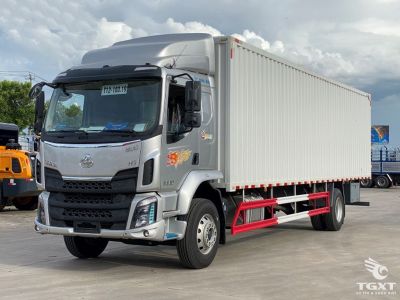 xe-tai-chenglong-lz5187xxym3ab2t-85-tan-thung-kin-3.jpg Xe tải ChengLong 7.5 tấn thùng kín dài 9.9m, thiết kế chắc chắn, cabin hiện đại, động cơ đạt tiêu chuẩn Euro 5 cho vận chuyển nội thành và đường dài.