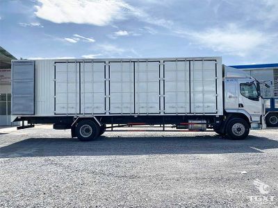 xe-tai-chenglong-lz5187xxym3ab2t-85-tan-thung-kin-5.jpg Xe tải ChengLong 7.5 tấn thùng kín 9.9m, thiết kế chắc chắn, cabin hiện đại, phù hợp vận chuyển hàng hóa an toàn trong nội thành và đường dài tại Việt Nam.