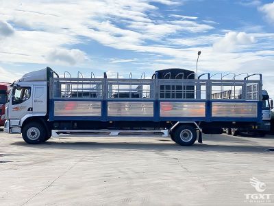 Xe tải ChengLong LZ5185XXYM3ABT M3 200HP, thùng bạt 9m9, năng động, tiết kiệm nhiên liệu, phù hợp logistic và vận chuyển hiện đại.