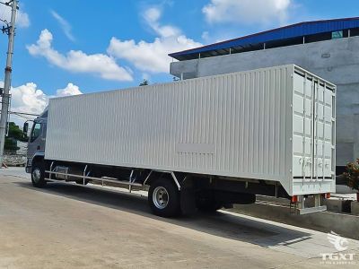 xe-tai-chenglong-lz5185xxym3abt-m3-thung-kin-2.jpg Xe tải ChengLong LZ5185XXYM3ABT 200HP, 6 máy, thùng kín 9m9 phù hợp vận chuyển đa dạng.