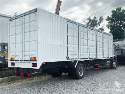 xe-tai-chenglong-lz5185xxym3abt-m3-thung-kin-pallet-2.jpg Xe tải ChengLong LZ5185XXYM3ABT M3 200HP, tải trọng 6.8t, thùng pallet dài 9.9m, động cơ mạnh mẽ, tiết kiệm nhiên liệu, phù hợp vận chuyển đa dạng mọi địa hình.