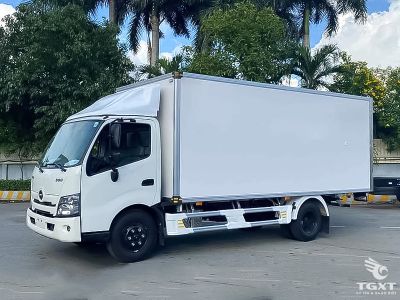xe-tai-hino-xzu710l-euro-5-2-5-tan-thung-bao-on-2.jpg Xe tải Hino XZU710L 2.5 Tấn Thùng Bảo Ôn, động cơ Euro 5, vận chuyển hàng lạnh, thiết kế nhỏ gọn, bền bỉ với chi phí thấp.