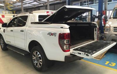 kt-thung-xe-3.jpg Hình ảnh xe tải bán hàng, kích thước thùng xe tiêu chuẩn phù hợp nhiều mục đích vận chuyển.