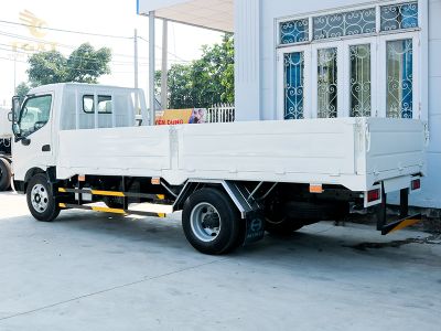 dong-thung-1.jpg Xe tải chất lượng cao, với thùng chứa đa dạng phù hợp vận chuyển hàng hóa hiệu quả.