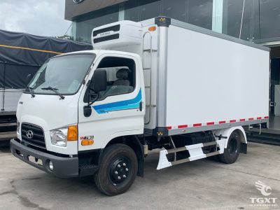 Xe đông lạnh Hyundai Mighty W750 3.5T, vận chuyển hàng hóa lạnh, tiêu chuẩn Euro 5, động cơ mạnh mẽ, tiết kiệm nhiên liệu.