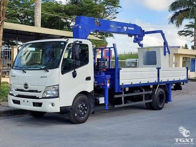 xe-tai-hino-xzu720l-euro-5-gan-cau-tadano-5-khuc-4.jpg Xe tải Hino 3 tấn XZU720L gắn cẩu Tadano, động cơ Euro 5, dòng nhỏ gọn, linh hoạt, phù hợp vận chuyển hàng hóa tại Việt Nam.