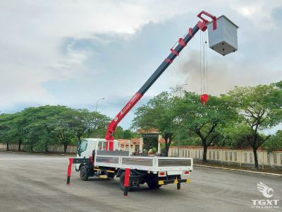 xe-tai-hino-xzu720l-euro-5-gan-cau-unic-urv346-4.jpg Xe tải Hino XZU720L 3 tấn gắn cẩu Unic, vận chuyển và nâng hàng hiệu quả, tiết kiệm nhiên liệu.