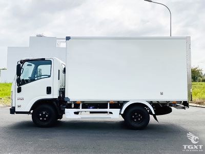xe-tai-qkr-qlr77fe5a-1t9-thung-bao-on-4.jpg Xe tải Isuzu QKR QLR77FE5 1.9T thùng bảo ôn, vận chuyển hiệu quả.