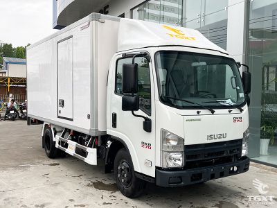 xe-tai-qkr-qmr77he5-2t4-thung-bao-on-5.jpg Xe tải Isuzu QKR QMR77HE5 2.4T với thùng bảo ôn chất lượng cao, phù hợp vận chuyển hàng hóa yêu cầu nhiệt độ ổn định.