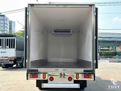 Xe tải Isuzu NPR85KE5 3.5T thùng đông lạnh, vận chuyển hàng hóa phòng lạnh, phù hợp thực phẩm, dược phẩm, tiết kiệm nhiên liệu, hiệu quả vận hành cao.