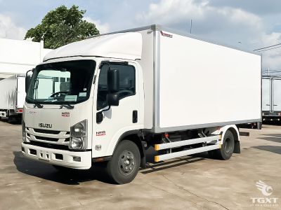 xe-tai-isuzu-npr-npr85ke5-3t5-thung-bao-on-3.jpg Xe tải Isuzu NPR85KE5 3.5 tấn, thùng bảo ôn, phù hợp vận chuyển hàng đông lạnh, tiết kiệm nhiên liệu, đảm bảo nhiệt độ ổn định.