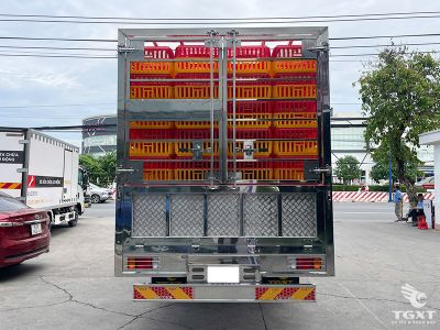 xe-tai-npr-npr85ke5-3t3-cho-gia-cam-5.jpg Xe tải vận chuyển gia cầm Isuzu NPR 3.3 Tấn, thiết kế thùng chuyên dụng, động cơ Euro 5, chở 196 lồng gia cầm tiêu chuẩn.