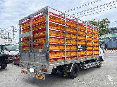 xe-tai-npr-npr85ke5-3t3-cho-gia-cam-6.jpg Xe tải chuyên dụng chở gia cầm Isuzu NPR 3.3 Tấn, thiết kế thùng chuyên nghiệp, động cơ Euro 5, chở 196 lồng.