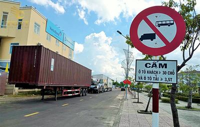 cam-gio-bien-hoa-1.jpg Xe tải trong khu vực quy định giờ cấm tại Biên Hòa, rõ ràng và chi tiết.