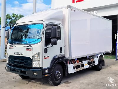 Xe tải Isuzu FRR90NE5 5.8 Tấn với thùng bảo ôn, động cơ 190 mã lực, tiết kiệm nhiên liệu, phù hợp vận chuyển hàng hóa doanh nghiệp.