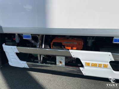 Xe tải Isuzu FRR 5.8 tấn, thùng bảo ôn khí oxy, động cơ Euro 5, phù hợp vận chuyển y tế an toàn.