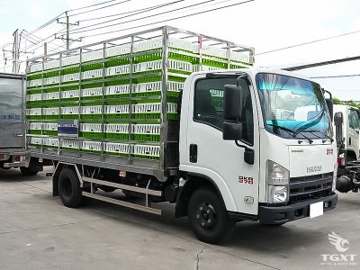 xe-tai-qkr-qmr77he5-2t2-thung-cho-gia-cam-6.jpg Xe tải Isuzu QKR QMR77HE5 2.2 Tấn thùng chở gia cầm, thiết kế inox cao cấp, mạnh mẽ, tiết kiệm nhiên liệu, phù hợp vận chuyển gia cầm và heo con.