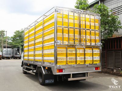 xe-tai-isuzu-nqr-nqr75le5-5t-thung-cho-gia-cam-3.jpg Xe tải Isuzu NQR NQR75LE5 5 tấn, thùng inox cao cấp, chuyên chở gia cầm, động cơ Euro 5, tiêu thụ nhiên liệu thấp, phù hợp doanh nghiệp chăn nuôi.