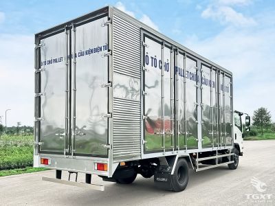 Xe tải Isuzu NQR NQR75ME5 4.9 Tấn, thùng chở pallet chứa cấu kiện điện tử, hệ thống an toàn, tiết kiệm nhiên liệu, động cơ Euro 5.