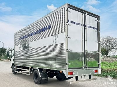 Xe tải Isuzu NQR NQR75ME5 4.9 Tấn, thiết kế thùng chở cấu kiện điện tử, hệ thống an toàn vượt trội, động cơ Euro 5.