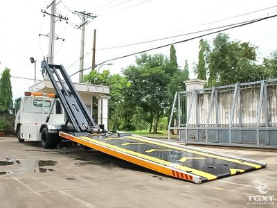 Xe cứu hộ giao thông Isuzu NQR 3.3T, động cơ 155 mã lực, hệ thống tời thủy lực, phù hợp cứu hộ xe tải.