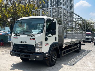 xe-tai-isuzu-frr-frr90qe5-4t8-thung-cho-gia-cam-1.jpg Xe tải Isuzu FRR 4.8 tấn thùng chở gia cầm, công suất 205 Ps, đạt chuẩn khí thải Euro 5, hệ thống thông gió và làm mát hiện đại, dài 7.4m.