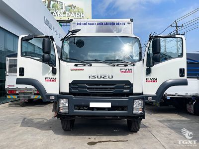 Xe tải Isuzu FVM 13.5 tấn chở pallet cấu kiện điện tử, thiết kế tối ưu, vận hành tiết kiệm, an toàn cao trong vận chuyển linh kiện điện tử nhạy cảm.