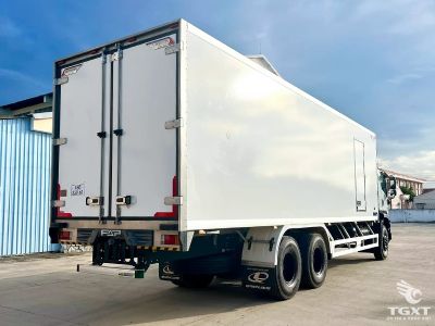Xe tải Isuzu FVM FVM60WE5 14 tấn thùng đông lạnh, động cơ diesel Euro 5, duy trì nhiệt độ -20°C, phù hợp vận chuyển thực phẩm, dược phẩm, thủy sản đông lạnh.