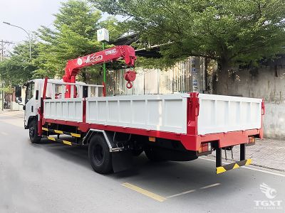 xe-tai-isuzu-nqr-nqr75me5-4t4-gan-cau-unic-urv344-3.jpg Xe tải cẩu Isuzu NQR 4.4 tấn với cẩu Unic URV344, động cơ Euro 5, phù hợp cho xây dựng và vận chuyển tải trọng lớn.