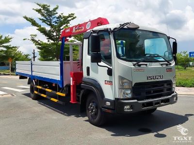 Xe tải Isuzu FRR90QE5 4.5T gắn cẩu Unic URV374, mạnh mẽ, tiết kiệm nhiên liệu, phù hợp xây dựng, logistics.