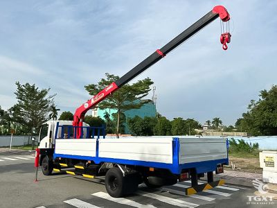 Xe tải cẩu Isuzu FRR 90NE5 4.1 Tấn gắn cẩu Unic URV343, động cơ mạnh mẽ, tiêu chuẩn khí thải Euro 5, phù hợp xây dựng và vận tải chuyên nghiệp.