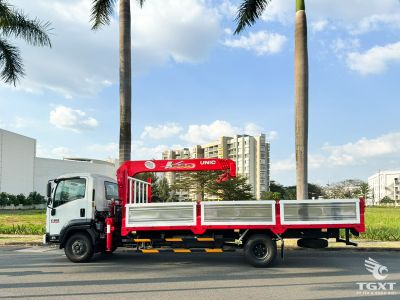 xe-tai-isuzu-frr-frr90ne5-5t4-gan-cau-unic-urv345-3.jpg Xe tải Isuzu FRR90NE5 5.4 tấn gắn cẩu Unic URV345, thiết kế chắc chắn, vận hành linh hoạt, phù hợp xây dựng, vận chuyển hàng nặng.