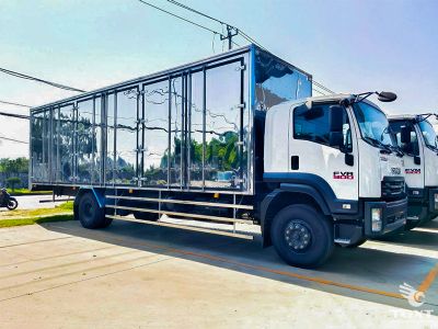 xe-tai-isuzu-fvr-fvr34ve5-7t-thung-cho-pallet-chua-cau-kien-dien-tu-4.jpg Xe tải Isuzu FVR FVR34VE5 7T, phù hợp vận chuyển linh kiện điện tử, thùng chứa pallet rộng, thiết kế tối ưu, tiết kiệm nhiên liệu.