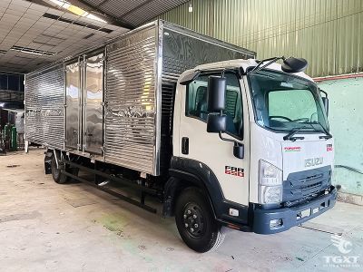 xe-tai-isuzu-frr-frr90ne5-6t-thung-kin-bung-nang-3.jpg Xe tải Isuzu FRR 6T, thích hợp vận chuyển hàng nội tỉnh, liên tỉnh, công nghệ Euro 5, hiệu quả và tiết kiệm chi phí.