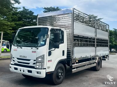 xe-tai-isuzu-nqr-nqr75le5-4t-cho-gia-suc-4.jpg Xe tải chở gia súc Isuzu NQR75LE5 mạnh mẽ, an toàn, thiết kế chuyên dụng, tiêu chuẩn khí thải Euro 5 phù hợp ngành vận tải.