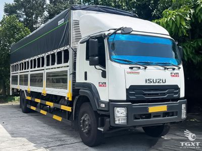 Xe tải Isuzu FVR34UE5 7 tấn chở mô tô, thùng dài 10m, động cơ Euro 5, cabin 3 chỗ, vận chuyển xe máy tối ưu, an toàn cao, phù hợp Việt Nam.