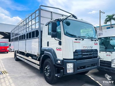 Xe tải Isuzu FVR FVR34UE5 7 tấn chở mô tô xe máy, vận chuyển hiệu quả, tiết kiệm chi phí, an toàn cao cho doanh nghiệp tại Việt Nam.