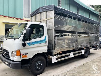 xe-tai-hyundai-mighty-w11xl-7-tan-cho-gia-suc-euro-5-2.jpg Xe tải Hyundai Mighty W11XL 7 tấn chuyên dụng vận chuyển gia súc, động cơ Euro 5, thiết kế bền bỉ, phù hợp vận tải nông nghiệp.